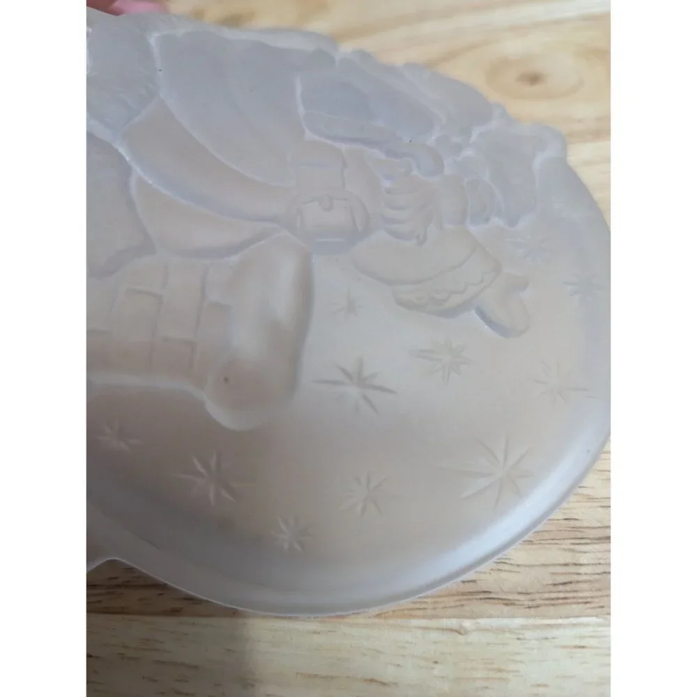 Luminarc France for Avon St Nicholas Santa frosted glass tealight‎ decor 5 inch